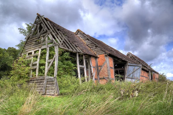 Ruinierte Scheune in Warwickshire — Stockfoto