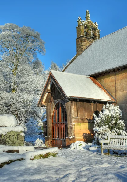 Engelse kerk in de winter — Stockfoto