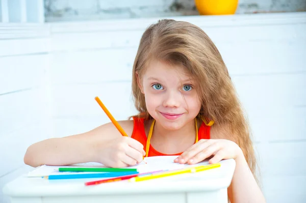 Girl draw — Stock Photo, Image