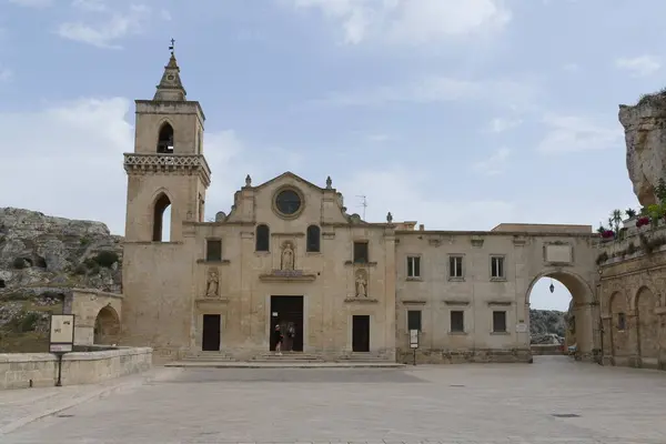 Εκκλησία Του Αγίου Pietro Caveoso Στη Matera Τοποθετείται Στο Γκρεμό — Φωτογραφία Αρχείου