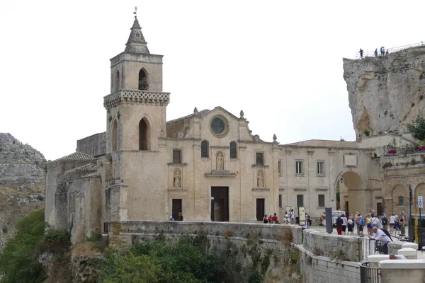 Εκκλησία Του Αγίου Pietro Caveoso Στη Matera Τοποθετείται Στο Γκρεμό — Φωτογραφία Αρχείου