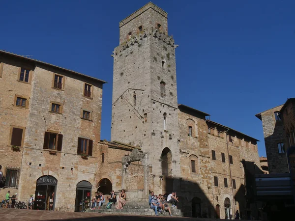 Cisterntorget San Gimignano Med Den Åttakantiga Brunnen Centrum Och Medeltida — Stockfoto