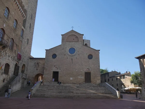 Fasáda Impozantním Schodištěm Katedrály Marie Katedrále Náměstí San Gimignano — Stock fotografie