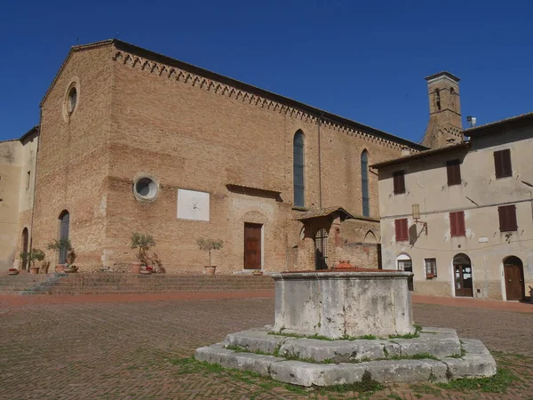 Πλατεία Sant Agostino Στο San Gimignano Σπίτια Εκκλησία Sant Agostino — Φωτογραφία Αρχείου