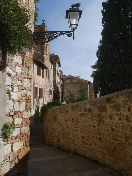 Typická Středověká Ulice Colle Val Elsa Podél Obvodu Vesnice Starobylými — Stock fotografie
