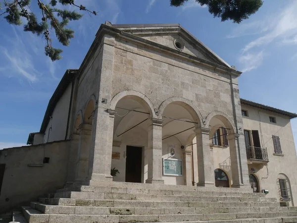 Igreja Marcial Gracciano Dell Elsa Tem Fachada Com Entrada Levantada — Fotografia de Stock
