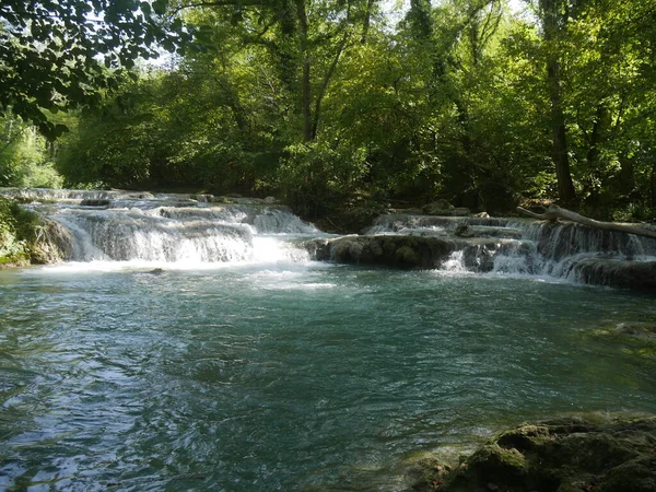 Cascadas Largo Del Lecho Del Río Elsa Talladas Roca Entre —  Fotos de Stock