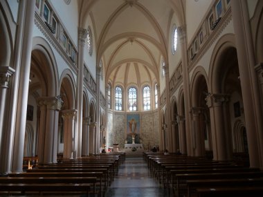interior of the Sacred Heart church in Pescara