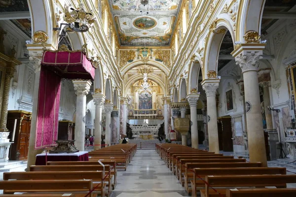 Interior Catedral Matera Nave Central Com Decorações Coloridas Ouro Nas — Fotografia de Stock