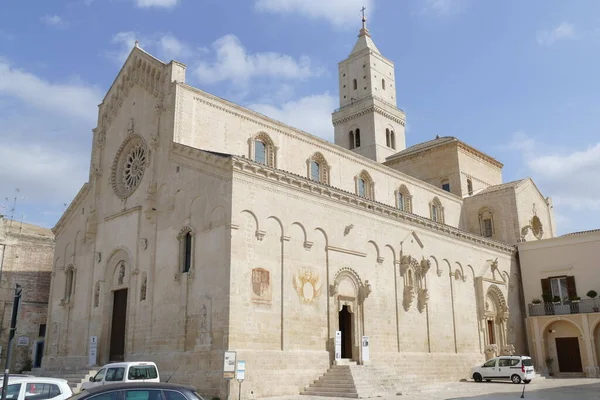 Cattedrale Con Facciata Arenaria Bianca Campanile Cima Alla Collina Matera — Foto Stock