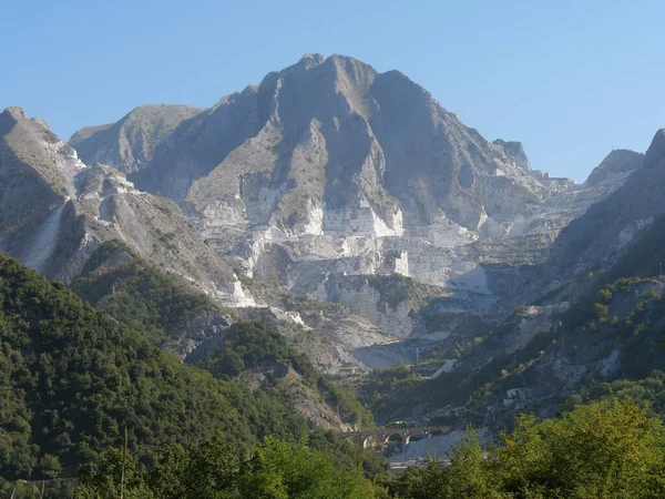 Panorama Sobre Cuenca Cantera Mármol Miseglia Entre Verde Las Montañas — Foto de Stock