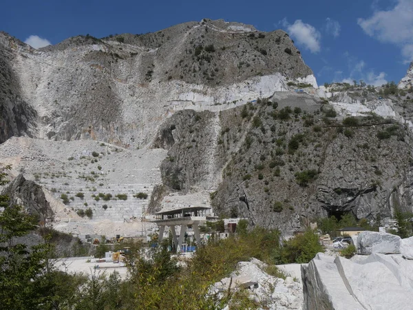 Πανόραμα Του Λατομείου Μαρμάρου Fantisritti Βουνό Διαβρώνεται Από Την Εξόρυξη — Φωτογραφία Αρχείου
