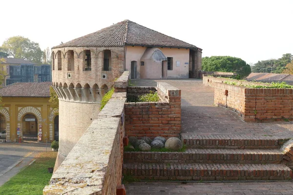 Castelo Sforza Imola Torre Circular Longo Das Passarelas Patrulha Levantadas — Fotografia de Stock