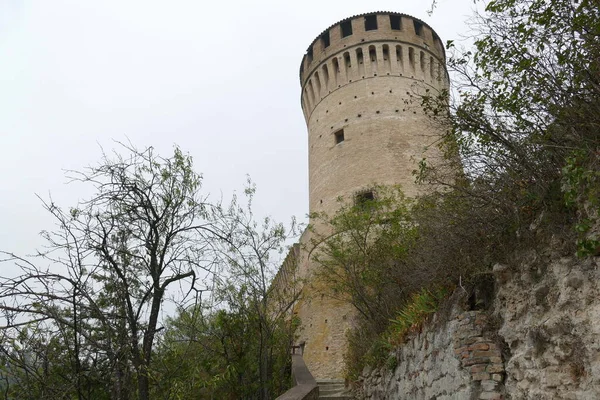 Het Fort Van Brisighella Met Machtige Bakstenen Muren Twee Torens — Stockfoto