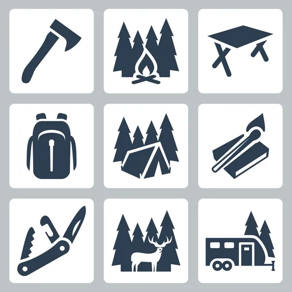 Camping set de iconos vectoriales: hacha, fogata, mesa de camping, mochila, carpa, fósforos, cuchillo plegable, venados, caravana — Vector de stock