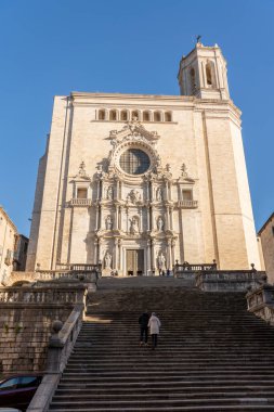 Girona, İspanya - 12.20.2021: Girona en eski ve en büyük katedral