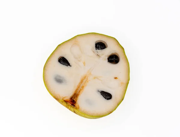 奇里莫亚片热带水果 白色孤立 — 图库照片