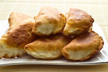 lahana ile kızarmış börek