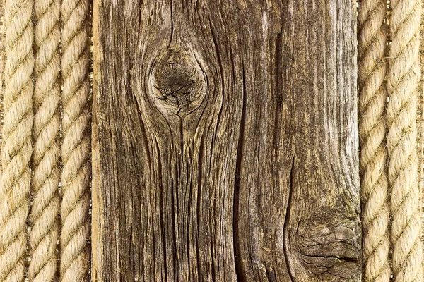 Holzbrett mit Seil — Stockfoto