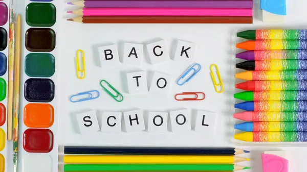 Papelería escolar colorida. Regreso a la escuela Concepto educativo. Papelería escolar — Foto de Stock
