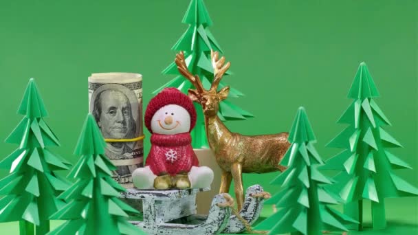 4K. vídeo Cena festiva de Natal com. Presente de dinheiro em trenó de madeira. — Vídeo de Stock