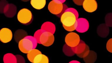 4 bin. Noel havası, odağını kaybetmiş çok renkli ışıklar. Noel Çelengi