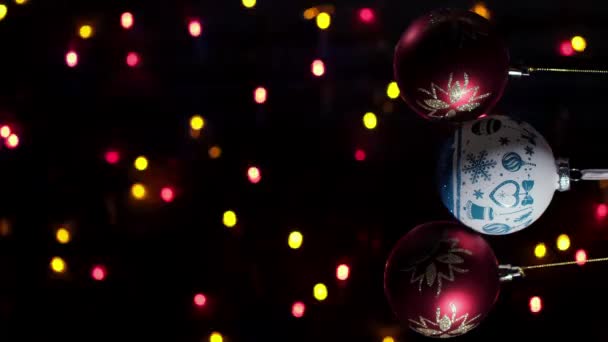 4k. Vertical View. Multicolored Christmas balls toy and Blinking Garland — Wideo stockowe