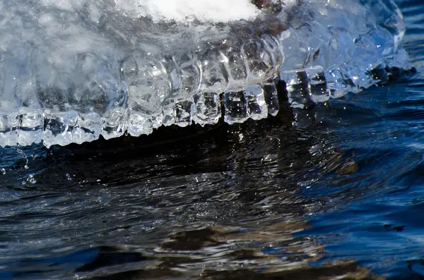 自然抽象 — — 冰 — Stockfoto