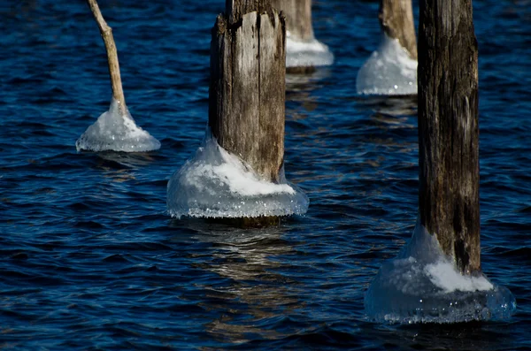 Ice Lifted High Above the Water — Stock Photo, Image