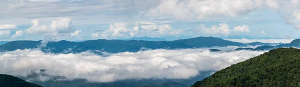 Mlhavé Ráno Údolích Appalačských Hor Pohled Blue Ridge Parkway — Stock fotografie