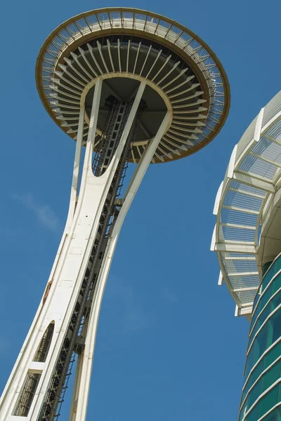 Detail of Space Needle in Seattle and blue sky in the background. — Stock Photo, Image