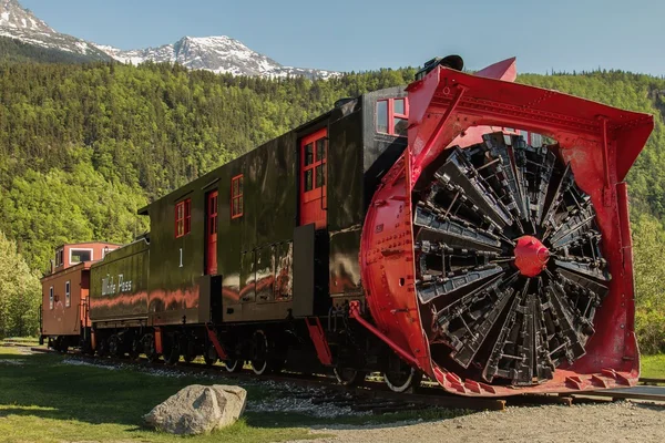 Antiguo tren soplador de nieve en Skagway Alaska — Foto de Stock