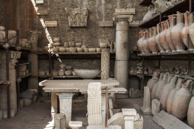 Pompei, İtalya kazı verilen seramik