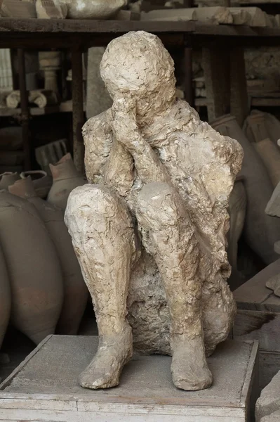 Human victim body cast from Pompeii — Stock Photo, Image