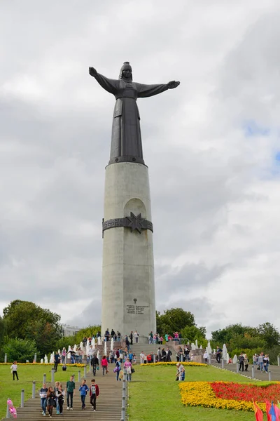 Agosto 2015 Estatua Madre Patrona Cheboksary Cheboksary Rusia — Foto de Stock