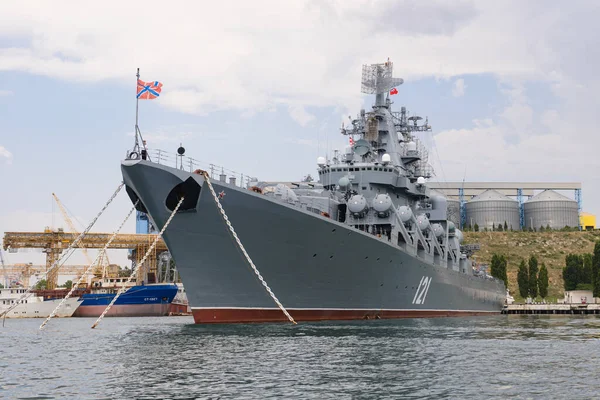 Ιουλίου 2021 Ναυαρχίδα Του Ρωσικού Στόλου Της Μαύρης Θάλασσας Καταδρομικό Εικόνα Αρχείου