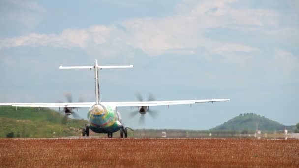 Starten från flygplatsen i phuket island. Thailand — Stockvideo