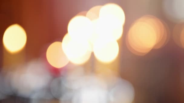 Bougies dans l'église pas fokus 