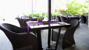 tropikal bir ülkede yaz teras restoran'ın ayrılmış masaya