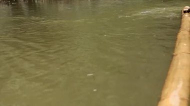 Tayland. Nehri rafting