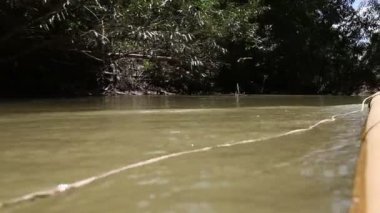 Tayland. Nehri rafting