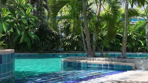 Tajlandia. basen w hotelu — Wideo stockowe