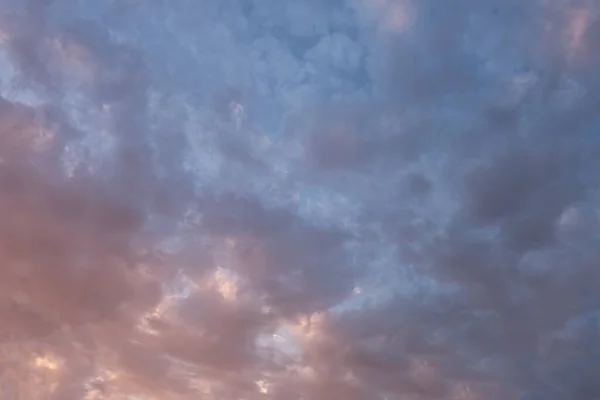 Abstrakcyjne Tło Dramatycznego Zachmurzonego Zachodu Słońca Niebo Niebieska Godzina — Zdjęcie stockowe