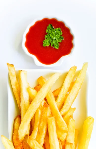 Картофель фри с томатным соусом — стоковое фото