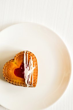 Kalp şeklindeki mini kek