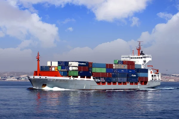 Containerfartyg segling — Stockfoto