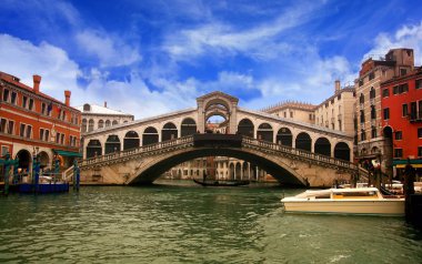 Bridge of Rialto in the Grand Canal of Venice clipart