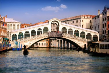 Venedik 'teki Rialto Köprüsü