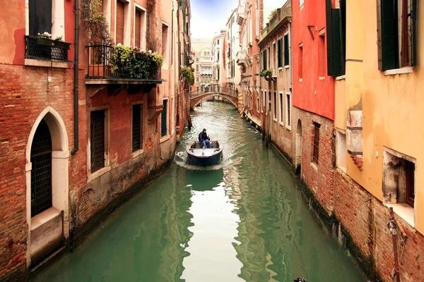 ヴェネツィアの素敵な運河 — ストック写真