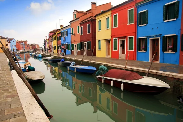 Canals and streets of Burano island — Stock Photo, Image